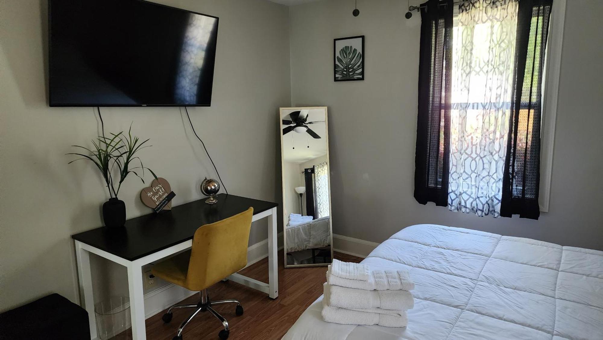 Hangout By Firepit Near Usc With Pet Holiday home Columbia